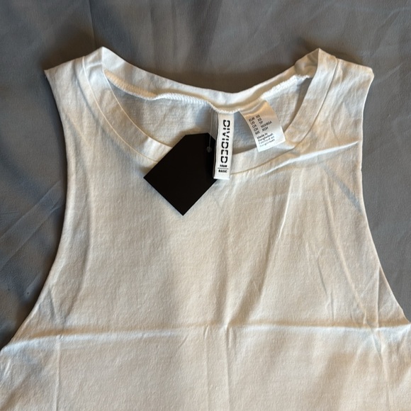NEW with tag H&M sleeveless tank top. - Picture 2 of 4